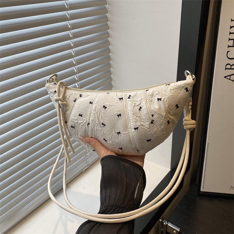 

Trendy Women s Underarm Handbag - Casual, Cool, and Stylish Dumpling Bag белый