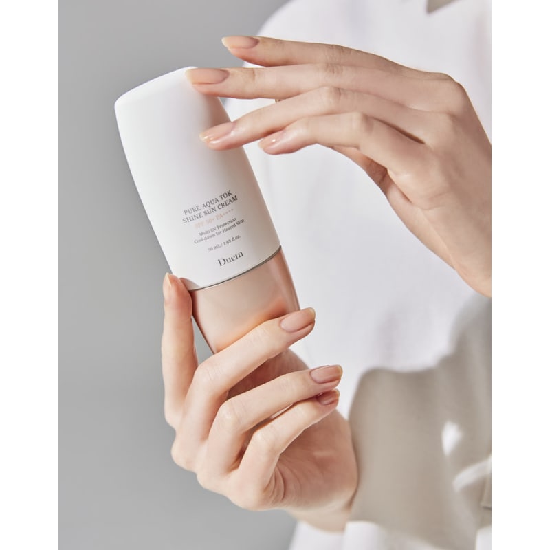 

Pure Aqua Talk Shine Sunscreen Tone-Up Sunscreen SPF50+ PA++++ 50ml