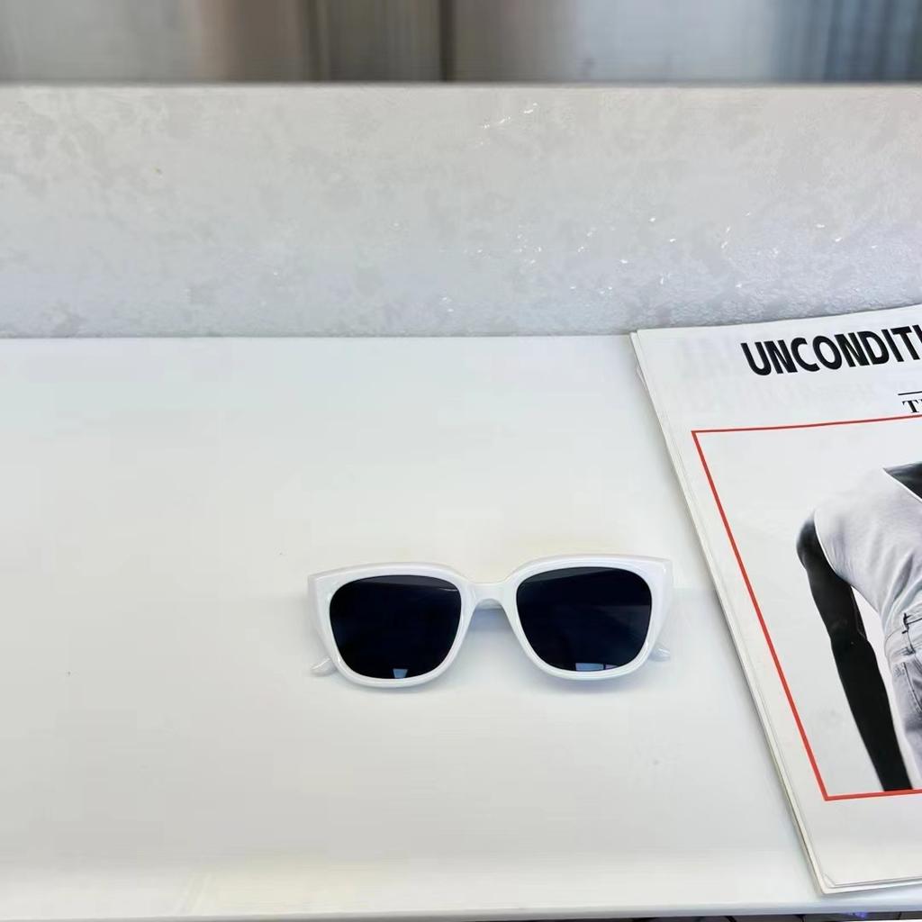 Korean Style Square Sunglasses Women Summer Fashion Trendy UV Protection Sun Glasses for Men and Women