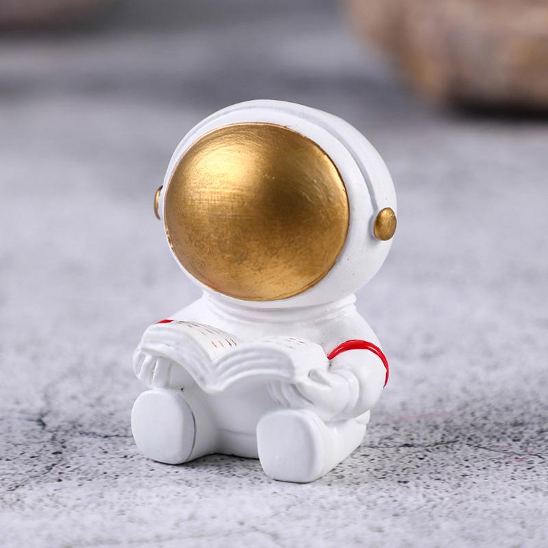 

Astronaut Cake Toppers: Creative Cartoon Spaceman for Home Decor, Living Room, Bedroom, Tabletop Decorations