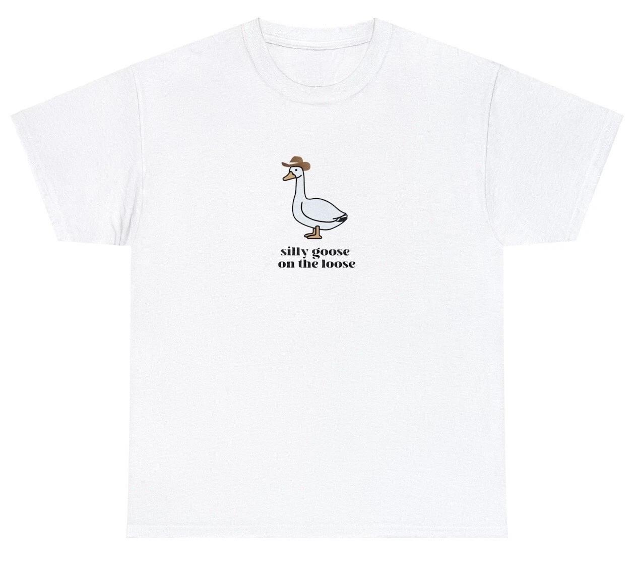 Silly Goose On The Loose T Shirt Funny Saying Goose Lover Humor Meme Novelty Tee XXL