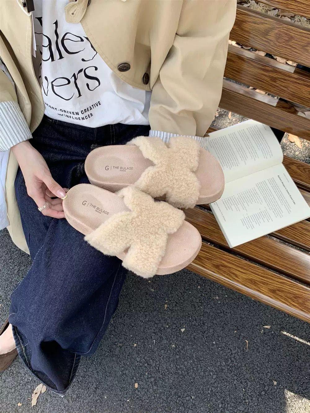 

2025 autumn and winter new thick-soled heightening fluffy slippers for women wearing fluffy one-word slippers for women 40