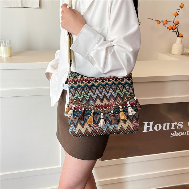 Ethnic Style Casual Shoulder Bag With Tassels For Daily Use And Travel