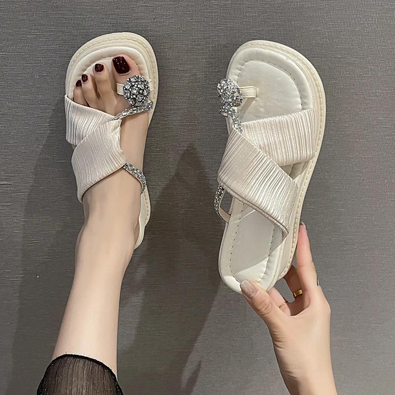 Mode 2024 Nieuwe Huispantoffels Platform Schoenen Vrouw Glitter Slippers Mode Laag Zomer Jelly Luxe Rubber PU Hoefhakken Stof