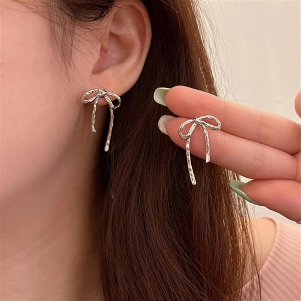 Módní náušnice s puzetkami, náušnice s mašličkou, puzetové náušnice, pohodlné náušnice s puzetou, přívěsek do ucha, slitinový materiál pro milovníka módy