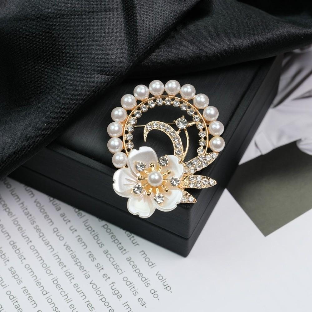 Shinning Crystal Rhinestone Flower Brooch Pearl-Set Alloy Vintage Style Pearl Flower Brooch Diamond Alloy Floral Brooch
