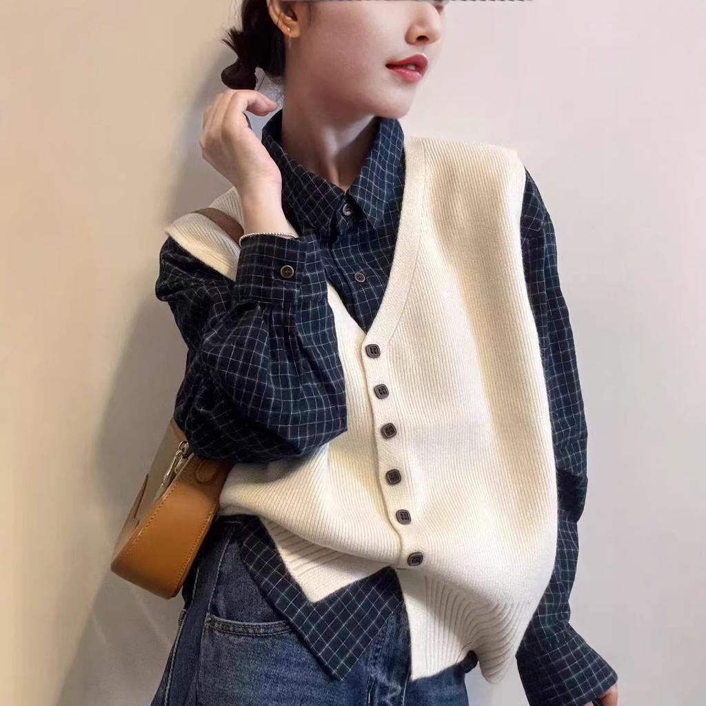 Korean Simple Solid Color V-neck Single-breasted Knitted Vest New Fashion Temperament Versatile Stacked Knitted Top