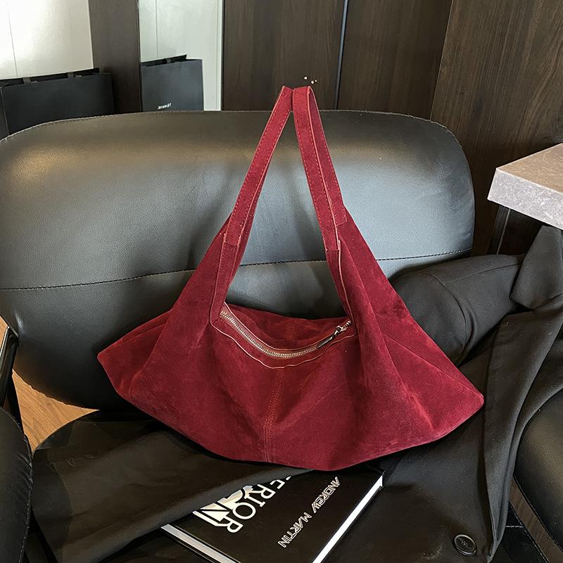 Large Capacity Bag Women's Autumn and Winter Matte Retro Shoulder Messenger Bag Commuter Dumpling Bag