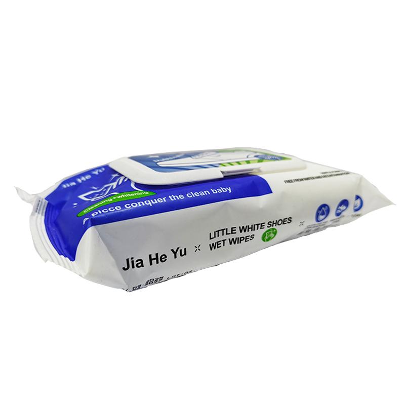 Cleaning wipes for emergency stain removal, portable bag of 50 pieces