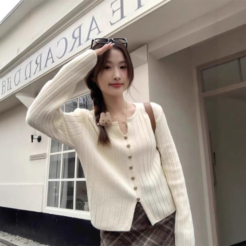 Soft Waxy Pit Strip Long-sleeved Knitted Sweater Women's Autumn and Winter New Design Sense Split Fork with Thin Top