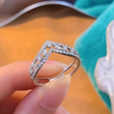 Statement-Fingerring für Damen, schlichtes V-Design, luxuriöser, schillernder CZ-Stein, modischer Braut-, Hochzeits-, Party-Accessoires-Schmuck