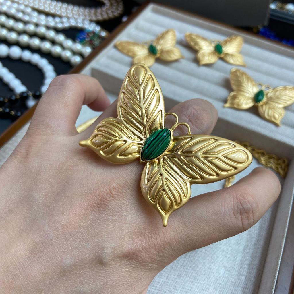 Retro Niche Designer Wind Heavy Industry Butterfly Engraving Malachite Necklace Set Fashionable Light Luxury High Sense