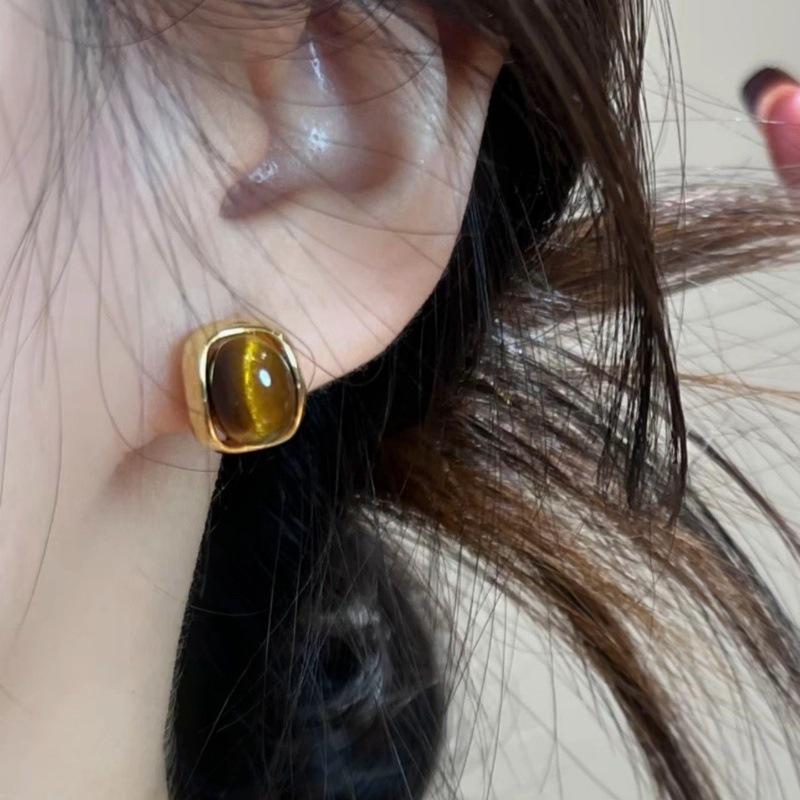 Simple Maillard Tiger's Eye Stone Stud Earrings Women's Niche Fashion High-end Earrings New Personalized Versatile Tide Ear Jewelry