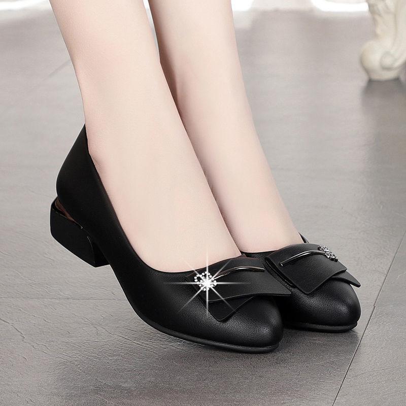 

Mom shoes women s single shoes soft leather work shoes soft sole comfortable thick heel light mouth small leather shoes spring and autumn middle-aged 34