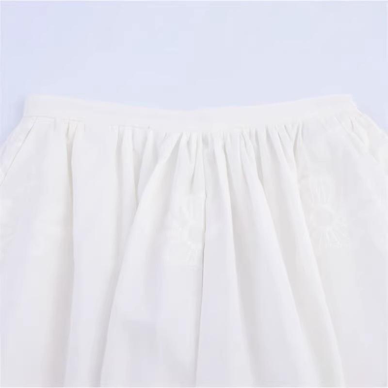 2026 European-American Temperament Embroidered Lace Patchwork Skirt