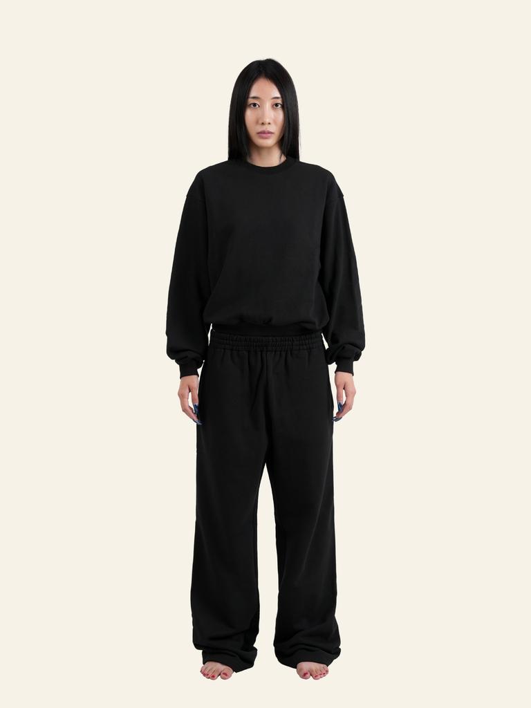 Deoineoseu Classic Sweatshirt (Black)