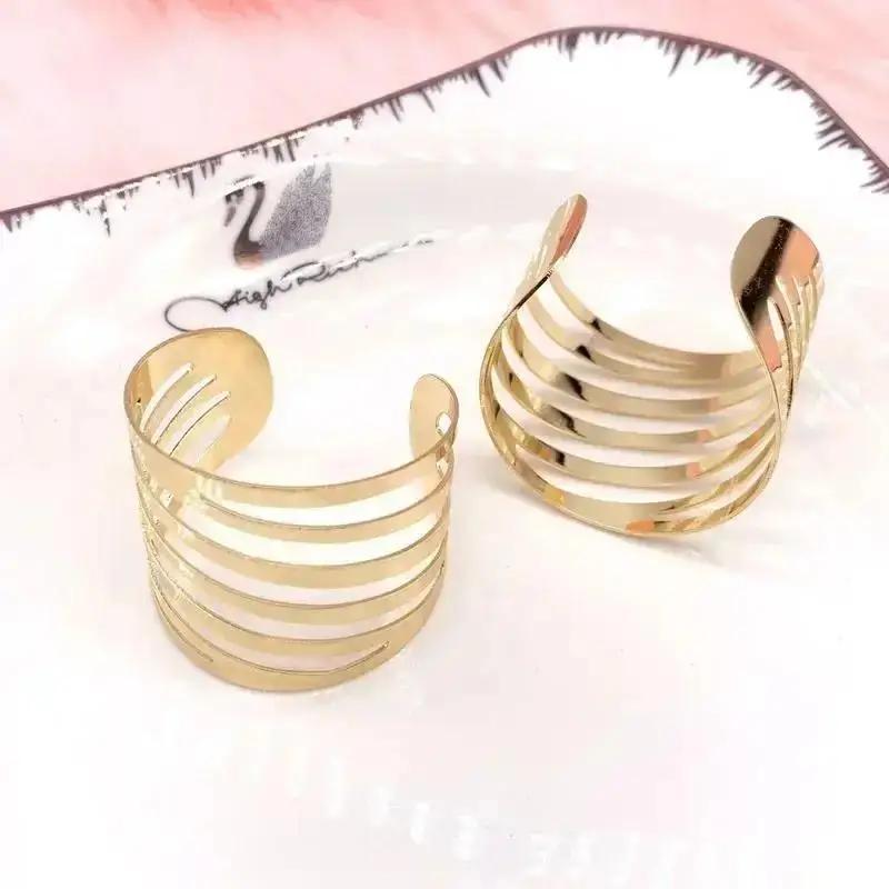 1 ks Zlatá barva Svatební kroužky na ubrousky Stolní dekorace Vyřezávané Rodinné oslavy Každodenní použití Spona na ubrousek Držák Party dekor