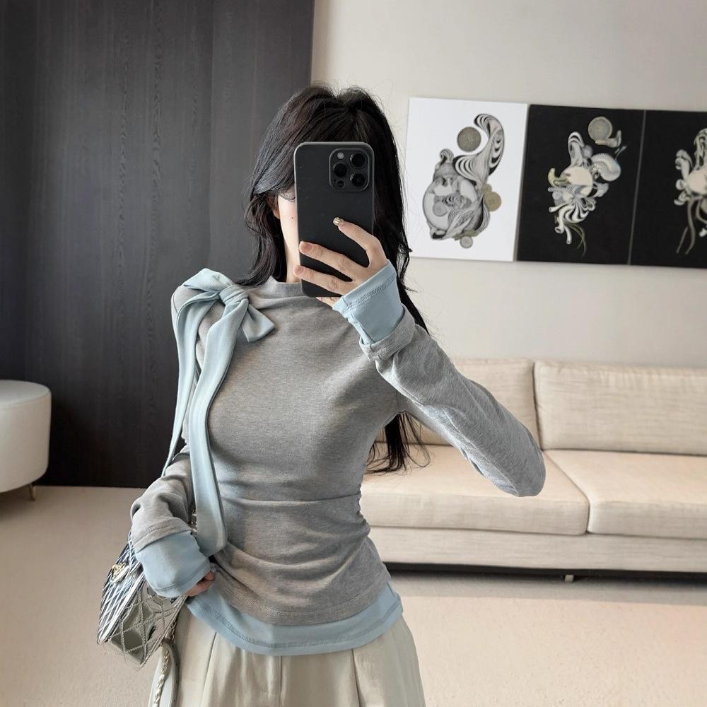 Elegante Top de Punto para Mujer con Cuello Alto y Lazo