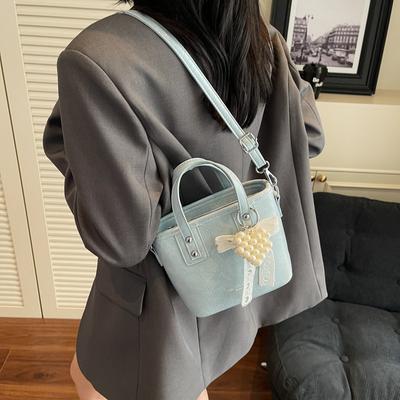 Die beliebtesten Taschen dieses Jahres sind vielseitige Messenger Bags für Damen – die neue Sommerkollektion 2025 – und tragbare Beuteltaschen.
