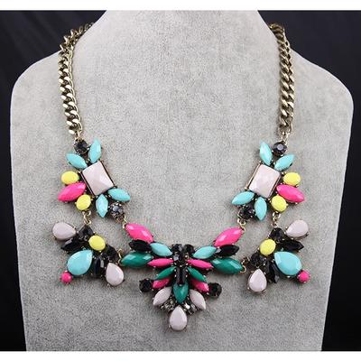 Colored Gemstones Exaggerated Retro Exaggerated Short Collarbone Necklace, Jewelry