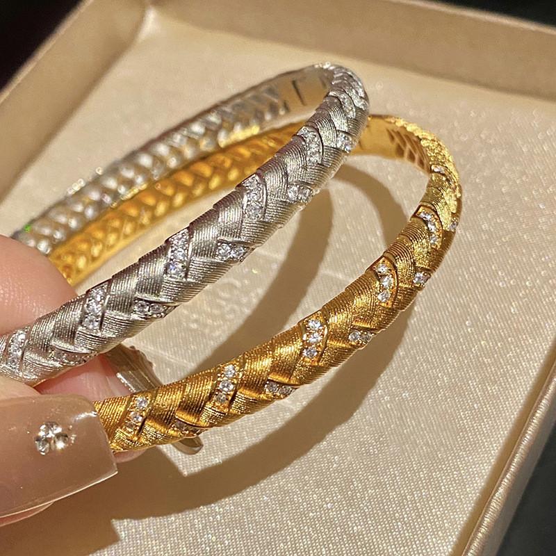 Copper Plated Wheat Motif Bracelet With Elegant Design For Women