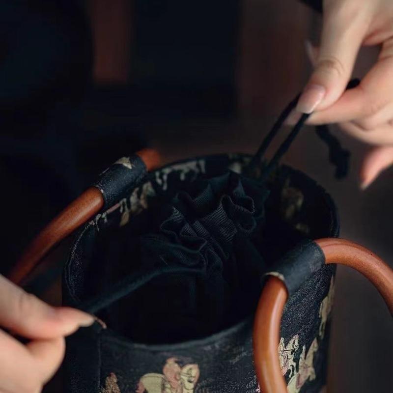 Ethnic style round ring wooden handle Song Jin Tang Matu retro fortune bucket bag cylinder bag autumn and winter Chinese style