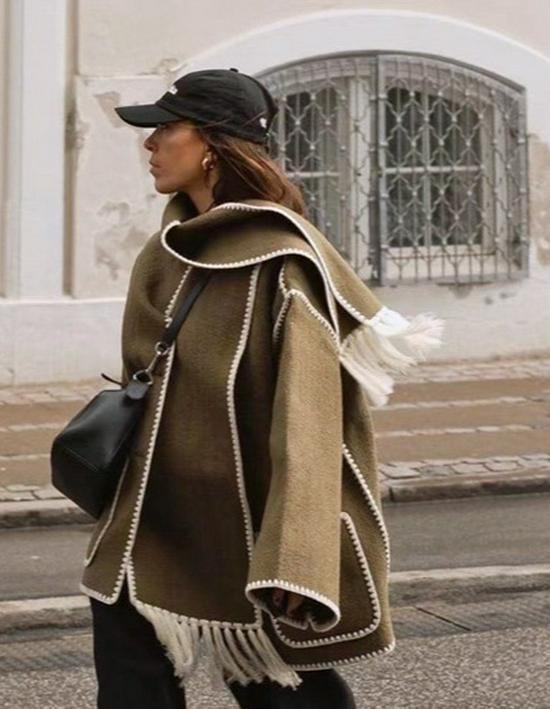 European and American Women's 2023 Autumn/Winter Woolen Coat with Scarf Tassels - Thickened and Loose Fit