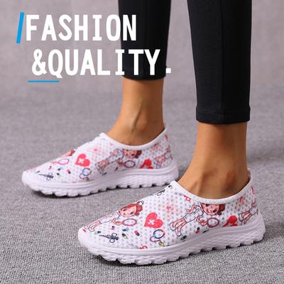 Krankenschwesterschuhe Damen Bedruckte Atmungsaktive Sneakers Damen Slip-on Leichte Rutschfeste Flats Damen Weiche Sohle Lässige Sportschuhe