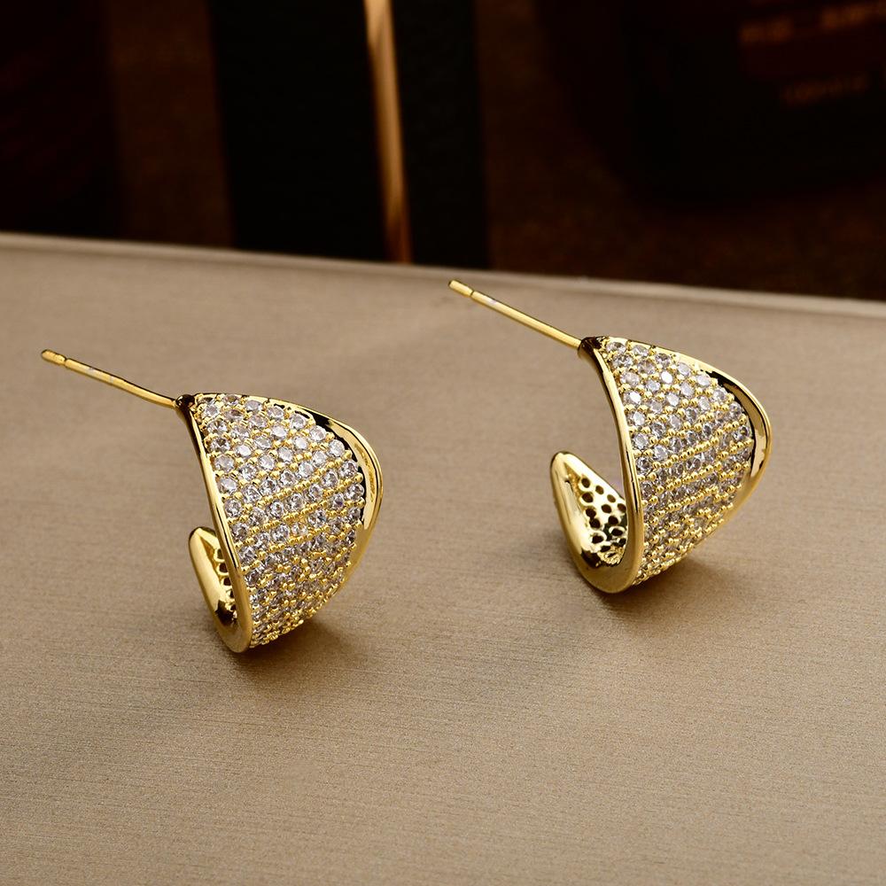 

2026 European Retro Full Zircon Micro-Pave C-Shape Stud Earrings - Elegant Irregular Gold Plated Earrings for Women Light Luxury Jewelry