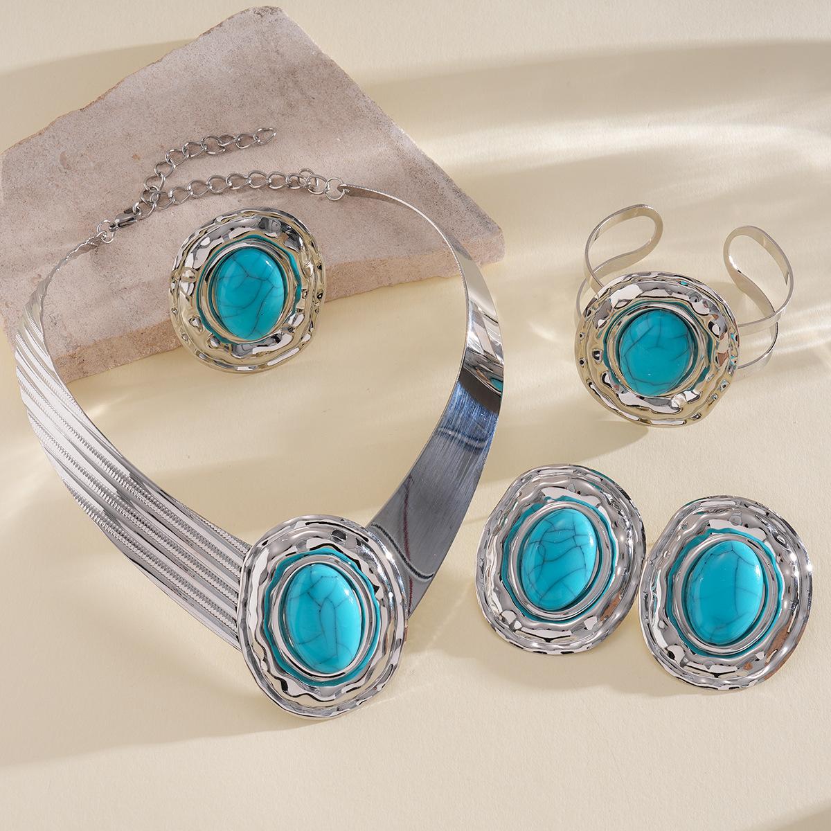 

Four-piece Set of European and American Acrylic Oval Necklace Exaggerated Retro Collarbone Chain Niche Design Accessories