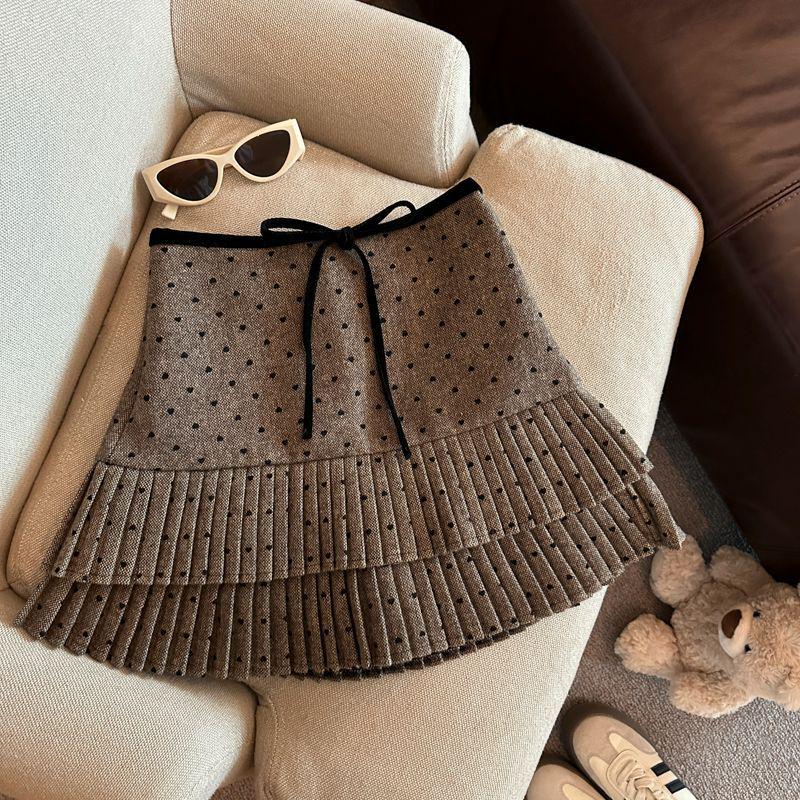 Women's High-Waist Polka Dot Woolen Pleated A-line Short Skirt for Autumn/Winter