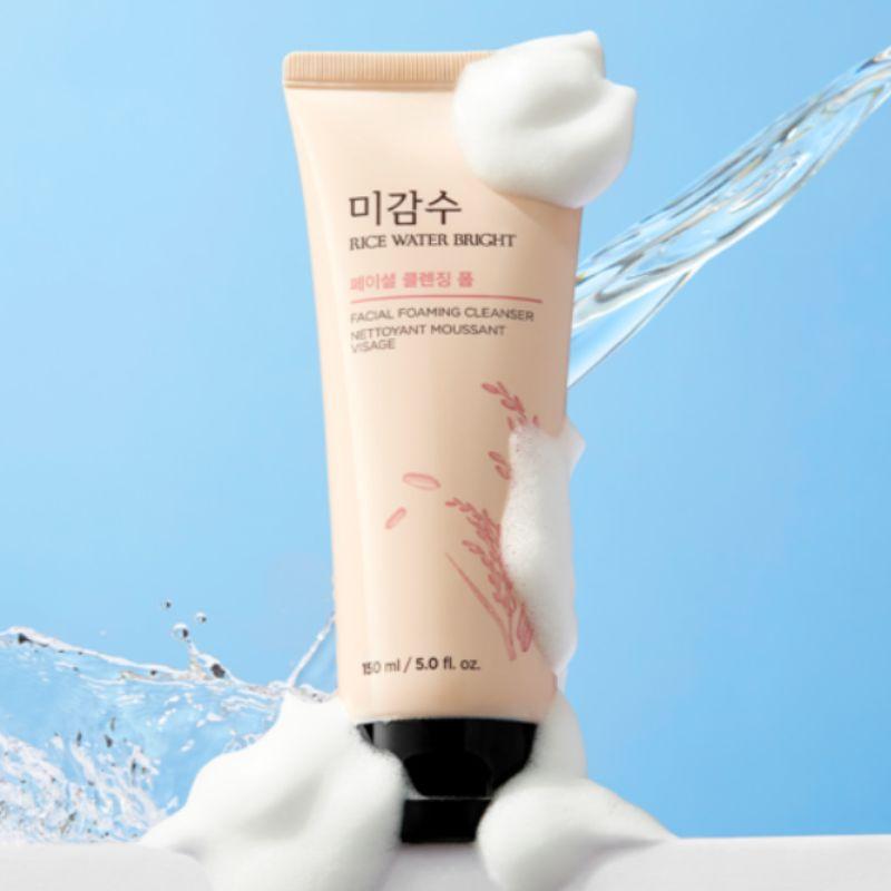 The Face Shop Pirinç Suyu Parlak Pirinç Kepeği Yüz Temizleme Köpüğü 150ml