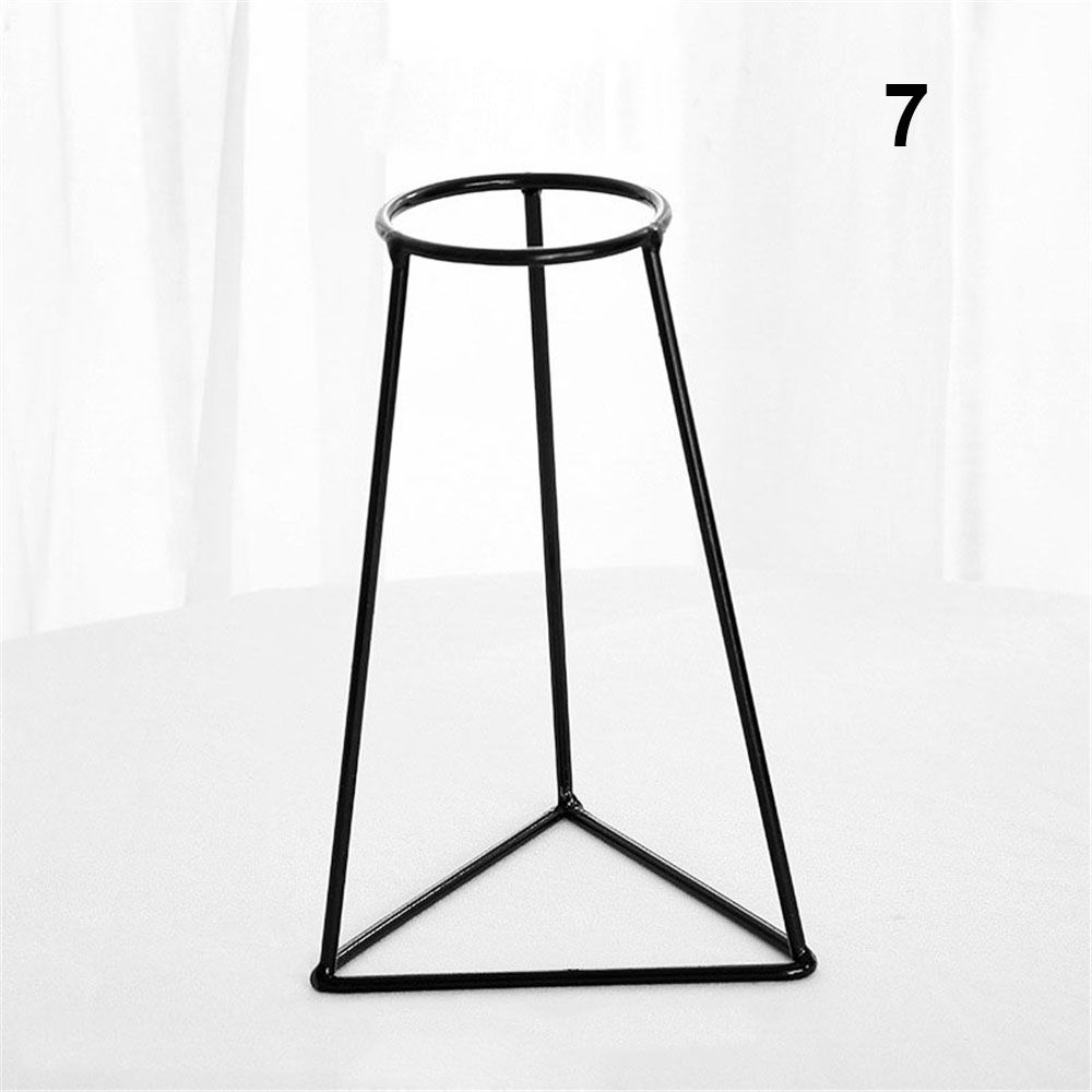 Animals Minimalist Art Iron Sculpture Retro Metal Black Lines Handmade Figurines Abstract Cat Dog Ornaments Desk Art Decorations