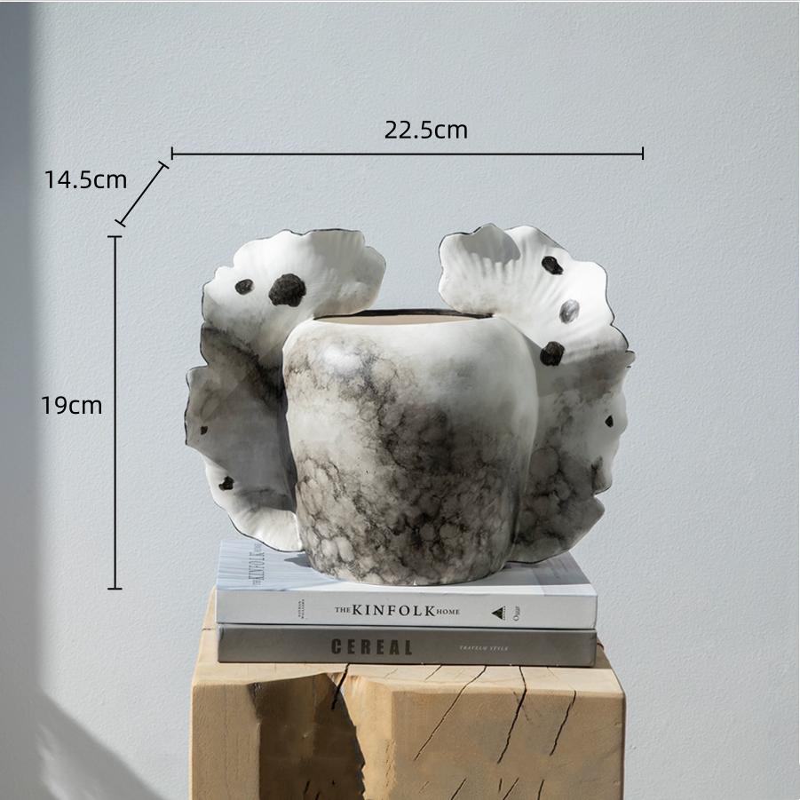 Creative Hand-painted Ceramic Vases Wavy Patterned Wings Ceramic Handicraft Floral Arrangement Accessories Home Decoration