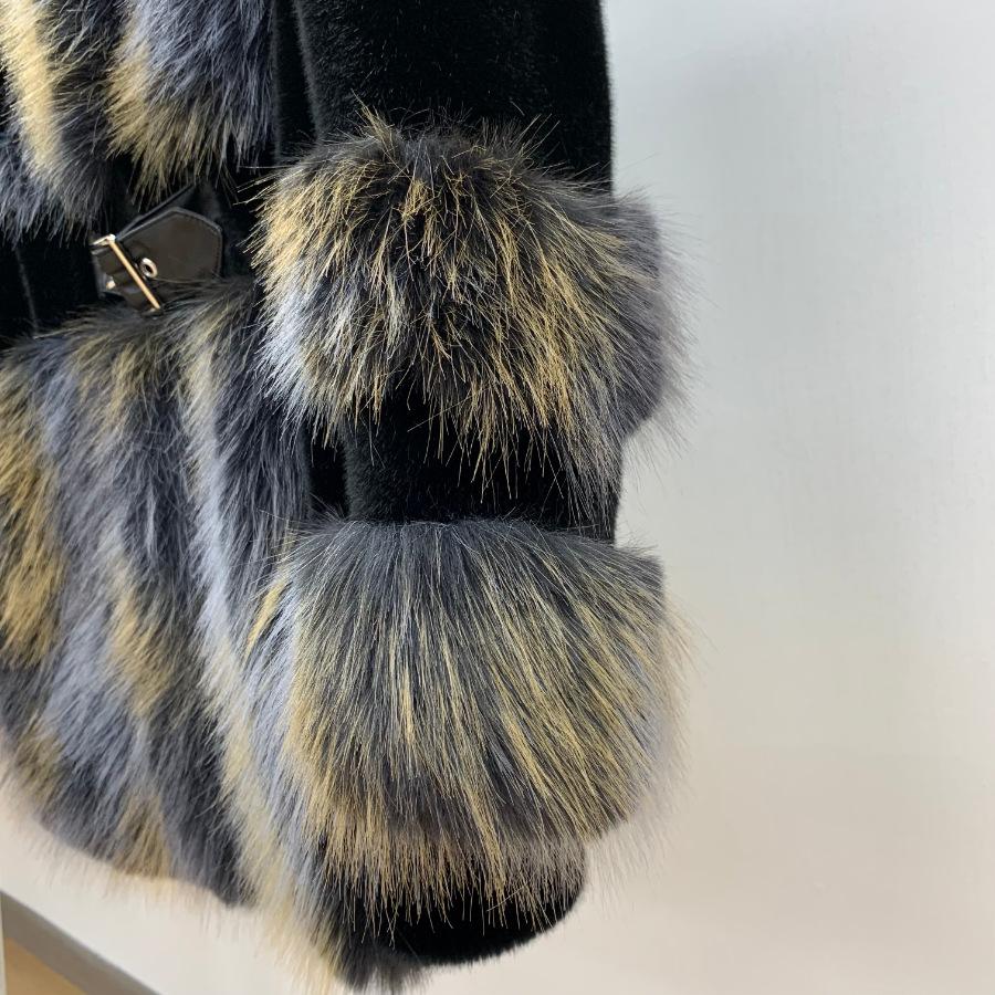 Cappotto di pelliccia di visone imitazione moda invernale in pelle e pelliccia integrata da donna in pelliccia di protezione ambientale di media lunghezza