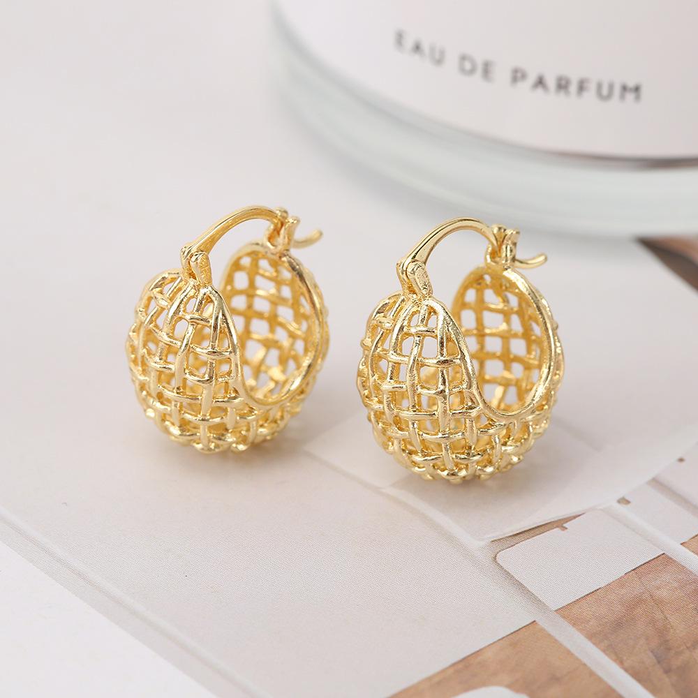 European & American Fashion Woven Ball Earrings: Unique Vegetable Basket Design, Luxurious High-End Feel for Women