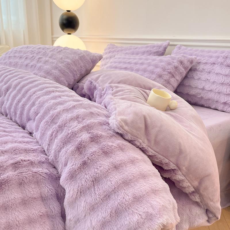 Class A Rabbit Hair Velvet Winter 4-Piece Bedding Set - Thickened Warm Coral Velvet Flannel.