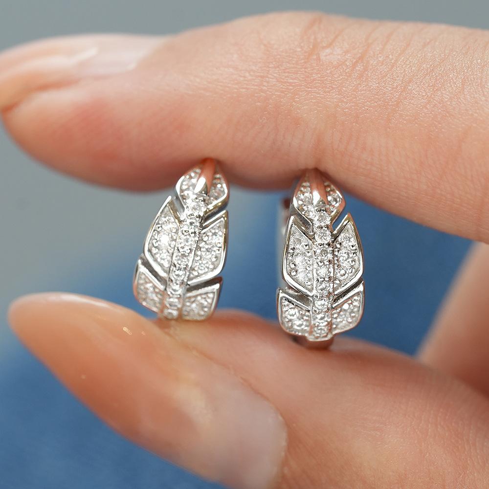 

925 Sterling Silver Moissanite Leaf Huggie Hoop Earrings for Women Sparkling Paved Huggie Earrings Daily Jewelry срібний