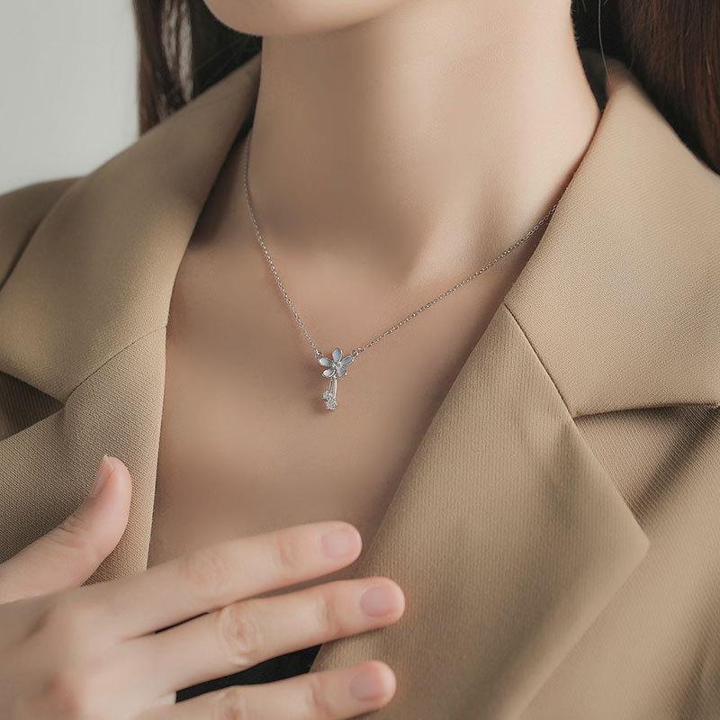 Niebieski Mały Kwiatowy Naszyjnik, Świeży Letni Łańcuszek Obojczykowy, Temperament, Uniwersalny i Słodki Nowy Styl dla Kobiet