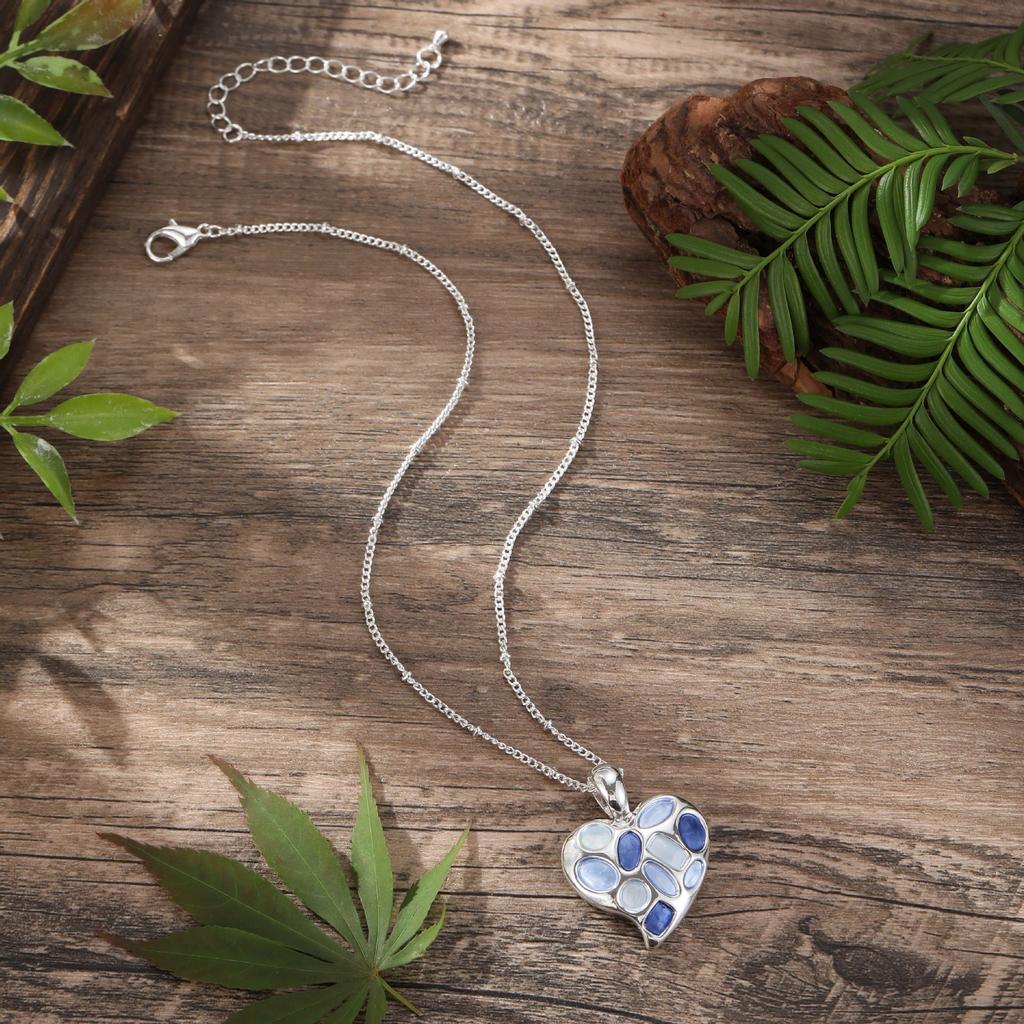 New color enamel love small pendant with simple personality women's versatile heart-shaped geometric painting oil neck chain