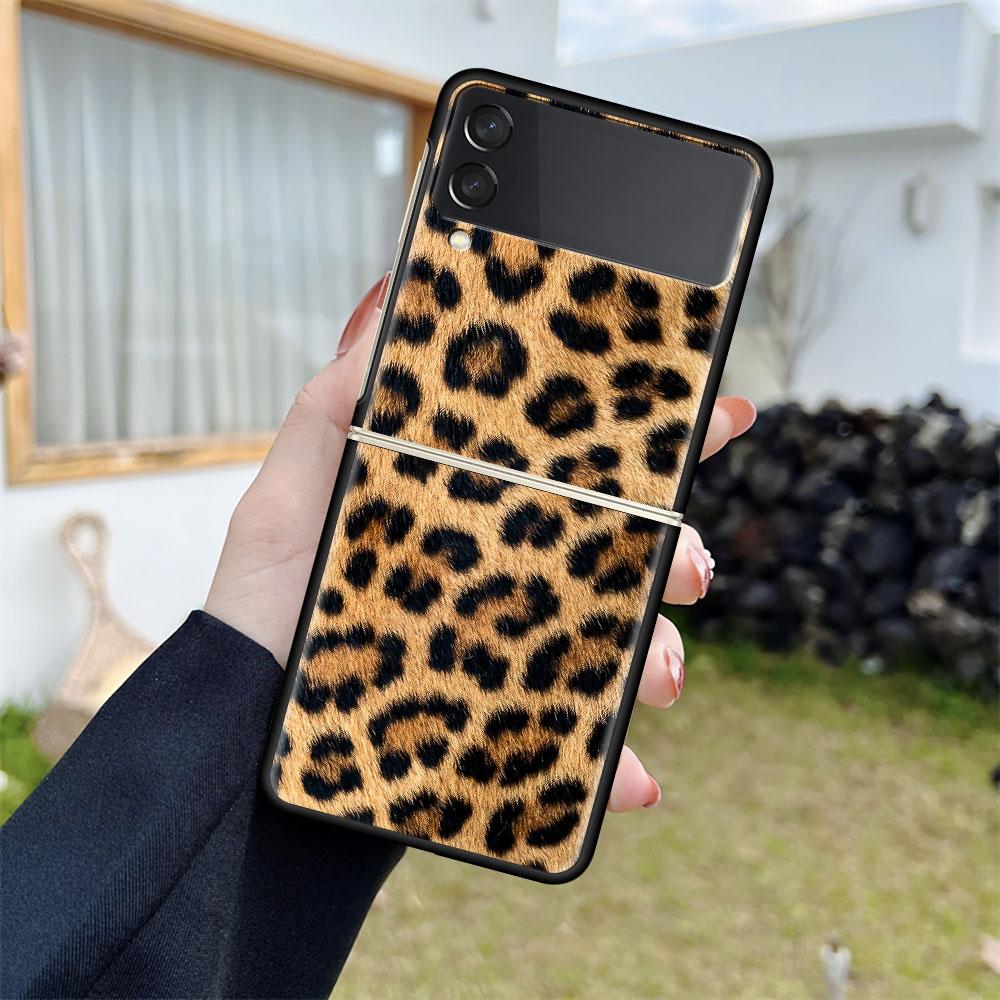 

Luxury Case For Samsung Galaxy Z Flip 4 3 5G Black PC Hard Phone Cases Fashion Back Cover ZFlip Funda Zebra Leopard Pattern Capa Samsung Z Flip 4 5G