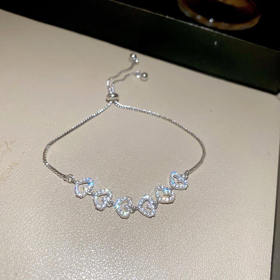 Koreanisches Zirkon Blumenherz Armband: Eleganter, Hochwertiger, Modischer Handschmuck mit Exquisite Design