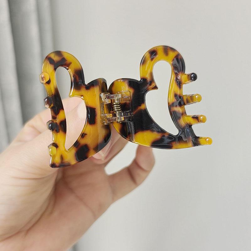 Heart-Shaped High-End Leopard Print Hair Claw Clip for Women - Small Acetate Temperament Ponytail Accessory