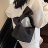 South Korea's New Niche Fashionable Bow Portable Small Bag Casual Versatile High-end Solid Color Chain Messenger Bag