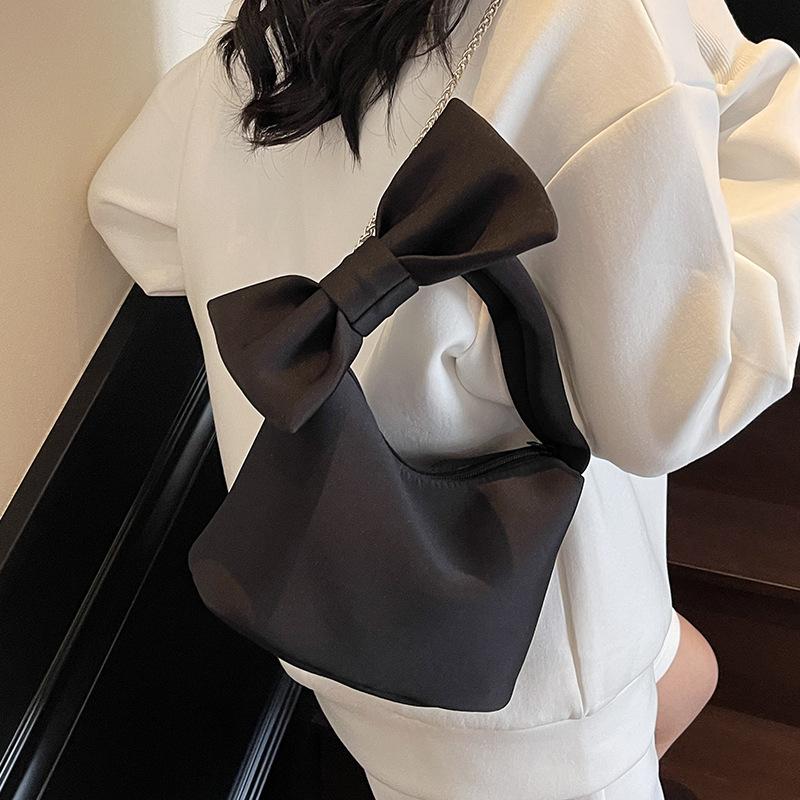 South Korea's New Niche Fashionable Bow Portable Small Bag Casual Versatile High-end Solid Color Chain Messenger Bag