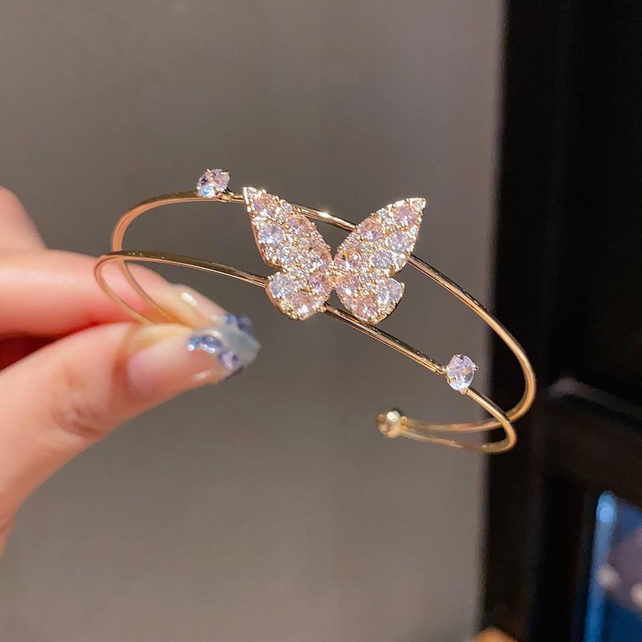 Butterfly Zircon Pendant Bracelet With Cubic Copper Design For Elegant Fashion Accessory золотой