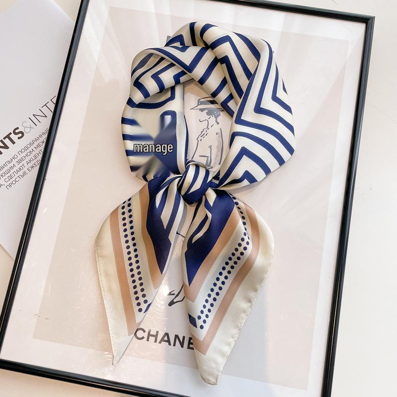 Damski jedwabny szalik w koreańskim stylu: Wszechstronny kwadratowy szalik z kamelią na wiosnę i jesień - do noszenia na szyi, na torebce lub we włosach