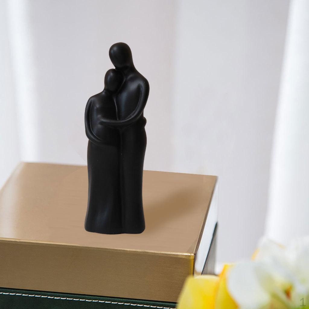 Elegant Couple Figurine Sculpture for Home Decoration