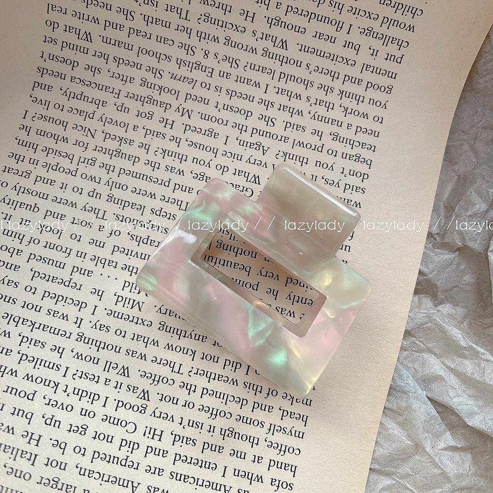 

Korean Floral Acetate Medium Claw Clip - Versatile Hair Accessory