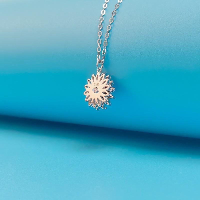 Classic Bestseller Rotating Sunflower S925 Sterling Silver Pendant Necklace - Elegant, Versatile, High-End Design